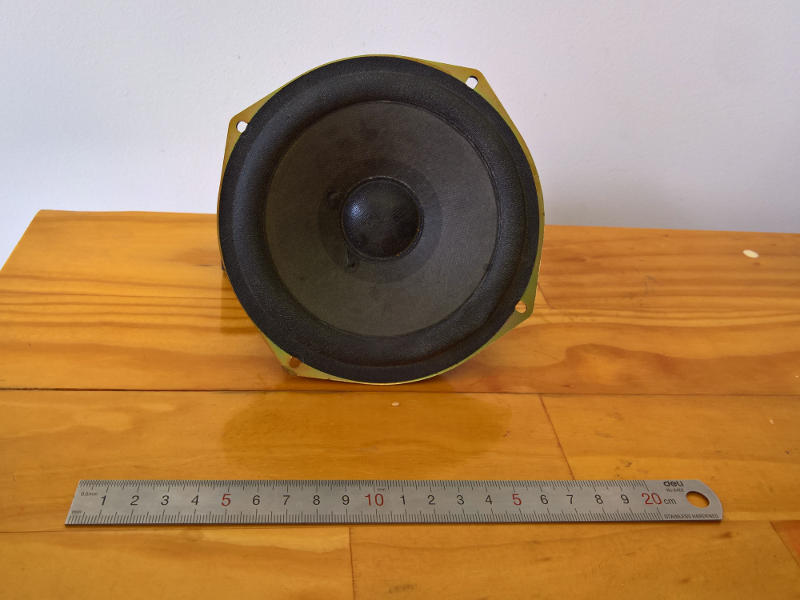Sony 100mm (4 inch) woofer 1-544-237-21 side top view