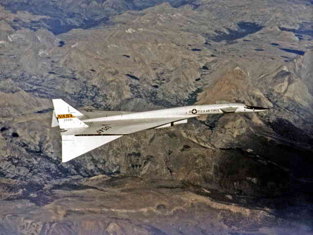 NASA EC68-2131 XB-70 in Cruise Configuration