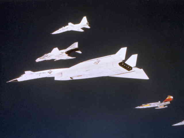 NASA EC84-28218 XB-70 Ill-fated formation flight